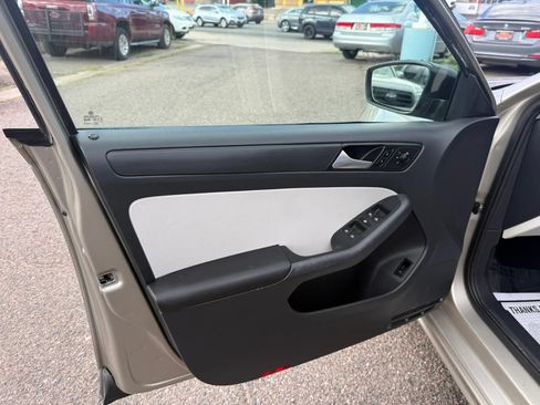 Used 2015 Volkswagen Jetta S FWD image 12
