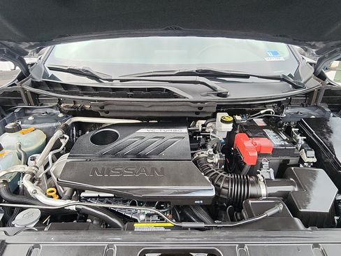 Used 2024 Nissan Rogue SV FWD image 11