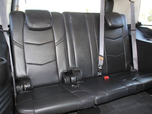 Used 2017 Cadillac Escalade Premium Luxury RWD image 13