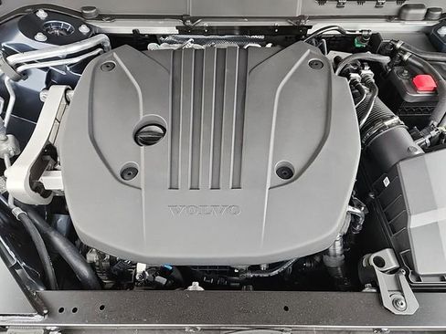 New 2025 Volvo XC60 B5 Plus w/ Climate Package image 16