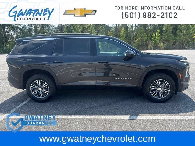 Used 2024 Chevrolet Traverse LT FWD image 4