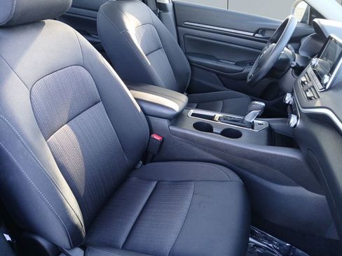 Used 2025 Nissan Altima 2.5 S FWD image 17