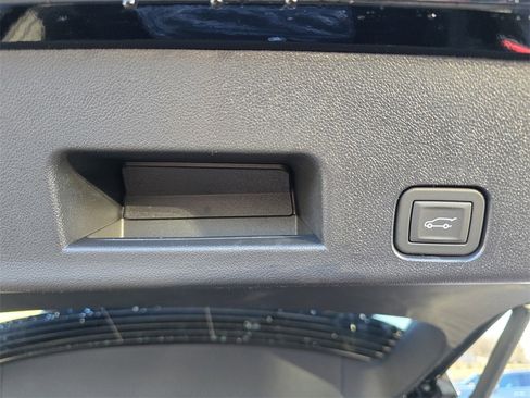 New 2025 GMC Acadia Elevation w/ Elevation Premium Package image 30