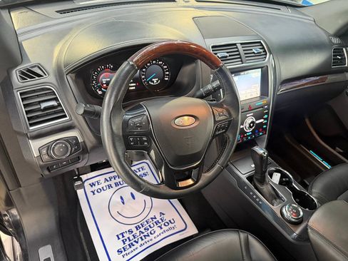 Used 2019 Ford Explorer Platinum AWD/4WD image 27