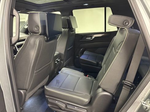 New 2026 GMC Yukon Elevation w/ Elevation Premium Package AWD/4WD image 32