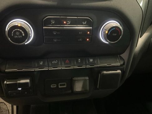 Used 2024 Chevrolet Silverado 2500 Custom w/ Custom Convenience Package AWD/4WD image 17