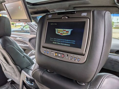 Used 2017 Cadillac Escalade Platinum AWD/4WD image 54