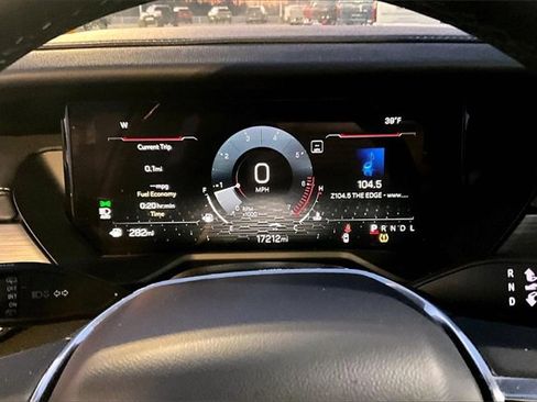 Used 2025 GMC Acadia Elevation image 13