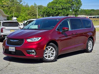 Used 2023 Chrysler Pacifica Touring-L