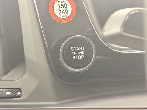 Used 2025 Porsche Cayenne image 22