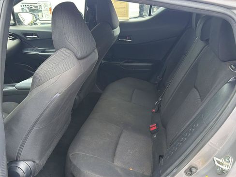 Used 2018 Toyota C-HR XLE FWD image 11