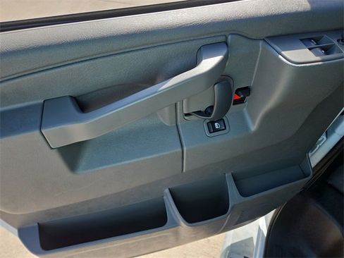 Used 2024 GMC Savana 2500 w/ Driver Convenience Package image 19