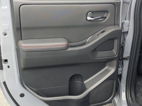 Certified 2024 Nissan Frontier PRO-4X w/ Technology Package AWD/4WD image 18