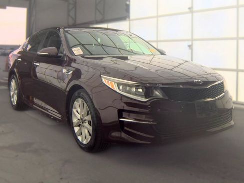 Used 2017 Kia Optima LX FWD image 3