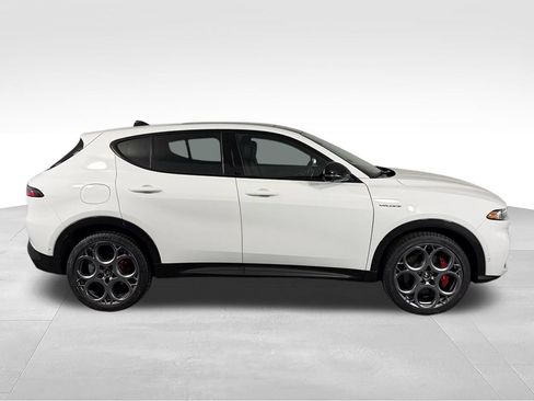 Used 2024 Alfa Romeo Tonale Veloce AWD/4WD image 4