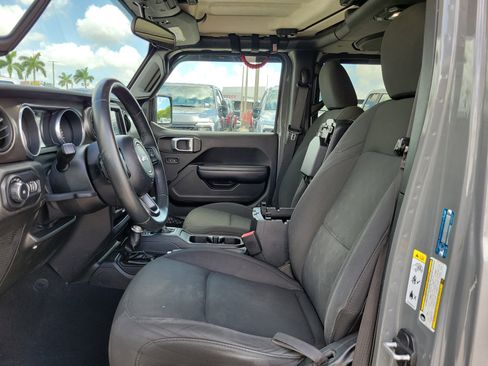 Used 2018 Jeep Wrangler Unlimited Sport S AWD/4WD image 18