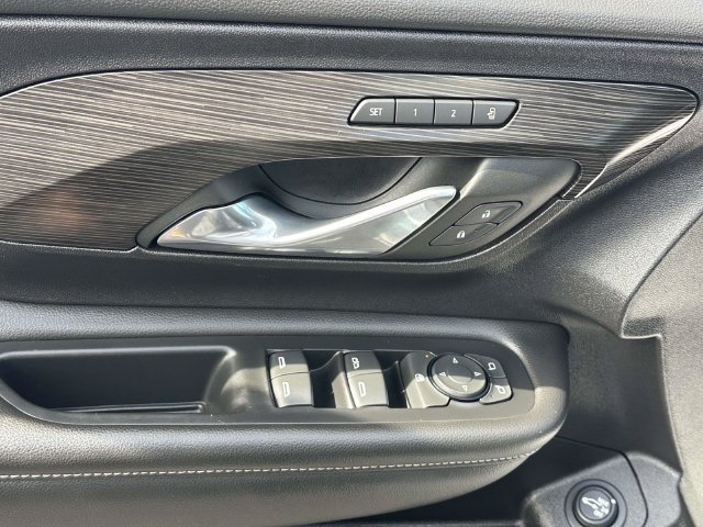 Certified 2024 GMC Terrain SLT FWD image 19