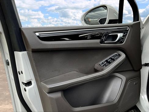 Used 2019 Porsche Macan S AWD/4WD image 20