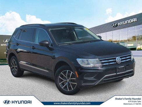 Used 2020 Volkswagen Tiguan SE w/ Panoramic Sunroof Package FWD image 1