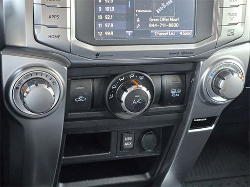 Used 2017 Toyota 4Runner SR5 Premium image 16