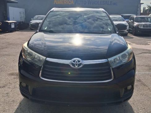 Used 2015 Toyota Highlander XLE FWD image 1