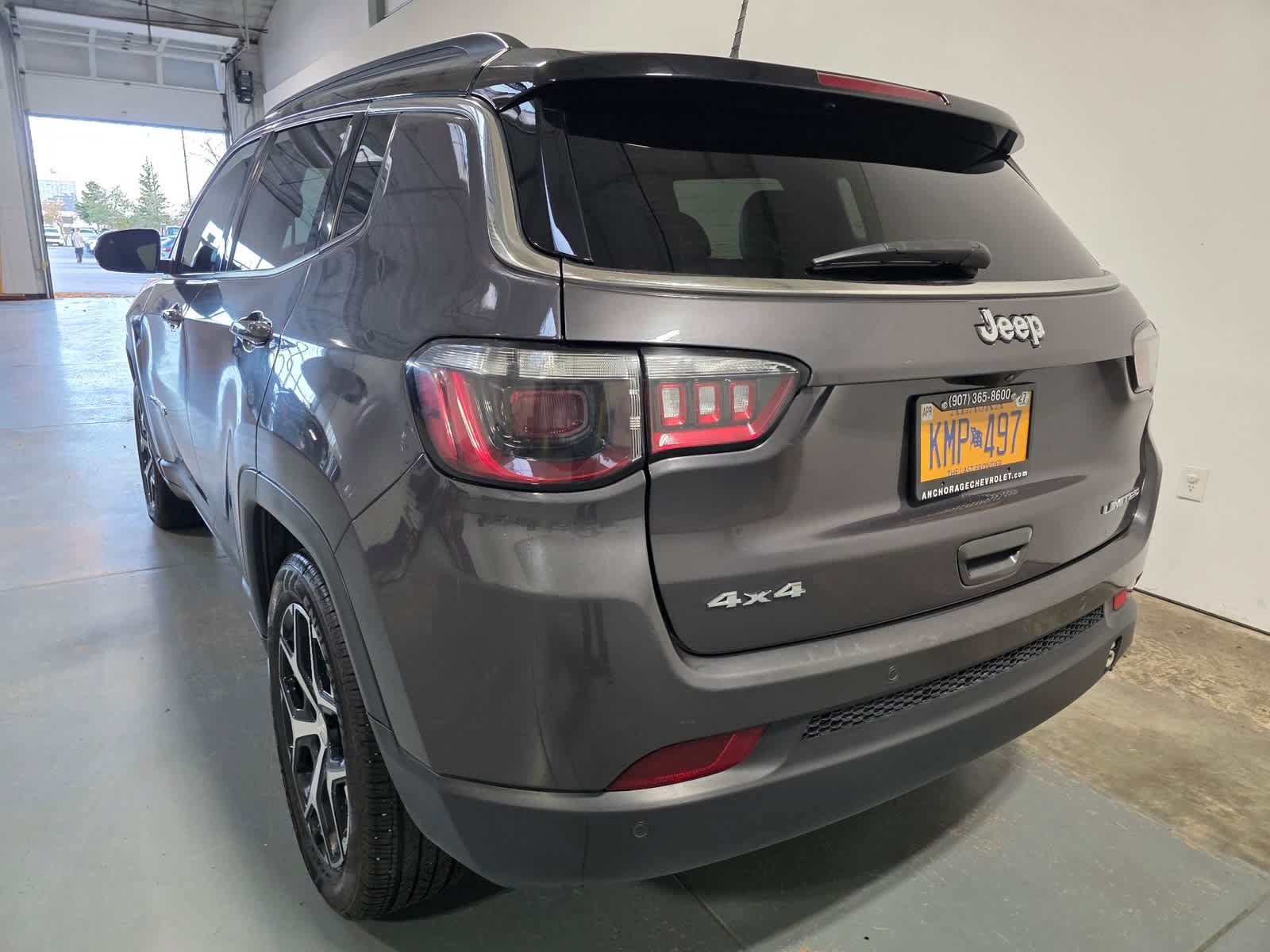 Used 2024 Jeep Compass Limited AWD/4WD image 3