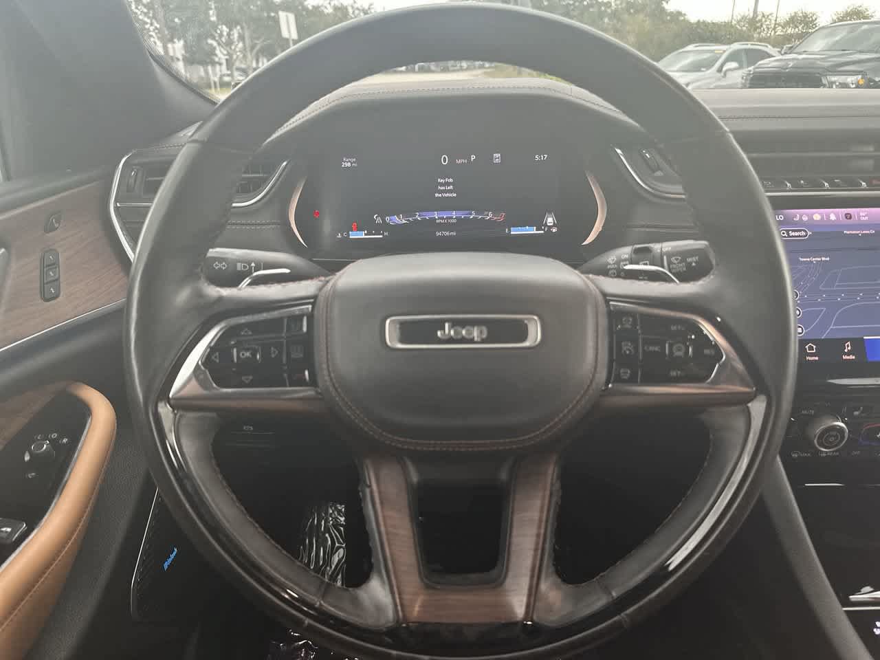 Used 2022 Jeep Grand Cherokee L Summit w/ Advanced Protech Group IV AWD/4WD image 23