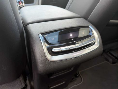 Used 2025 Cadillac XT6 Premium Luxury FWD image 26