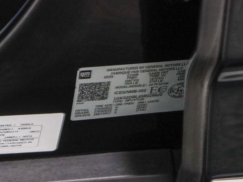 Used 2025 GMC Yukon Denali w/ Sun & Power Step Package image 38