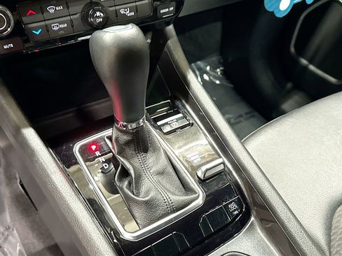 Used 2024 Jeep Compass Latitude image 18