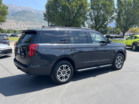 Used 2025 Ford Expedition Active AWD/4WD image 7