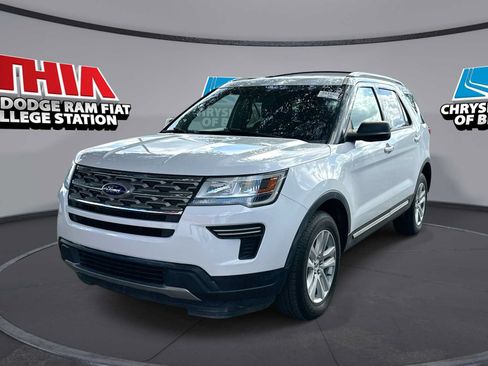 Used 2018 Ford Explorer XLT AWD/4WD image 1