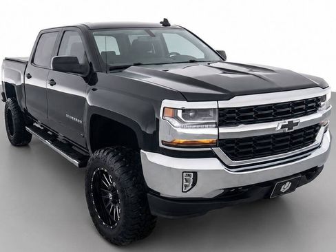 Used 2017 Chevrolet Silverado 1500 LT w/ All Star Edition AWD/4WD image 1
