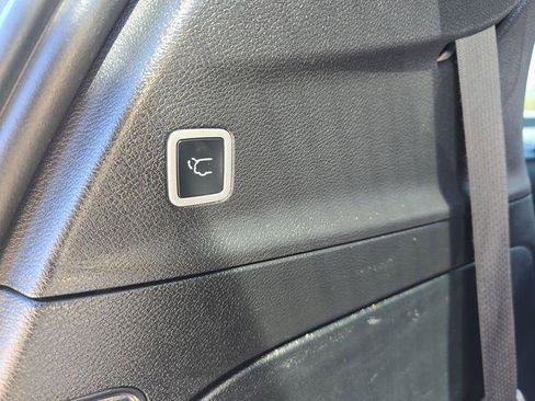 Used 2025 Chrysler Pacifica Select FWD image 17