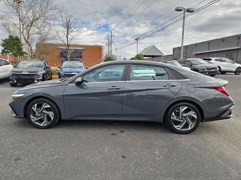 Used 2025 Hyundai Elantra SEL image 10