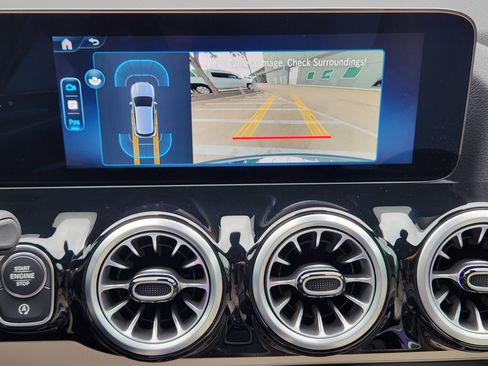 Used 2025 Mercedes-Benz GLA 250 image 11