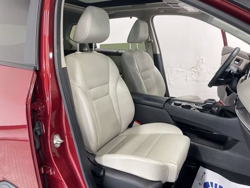Used 2024 Nissan Rogue SV w/ SV Premium Package AWD/4WD image 27