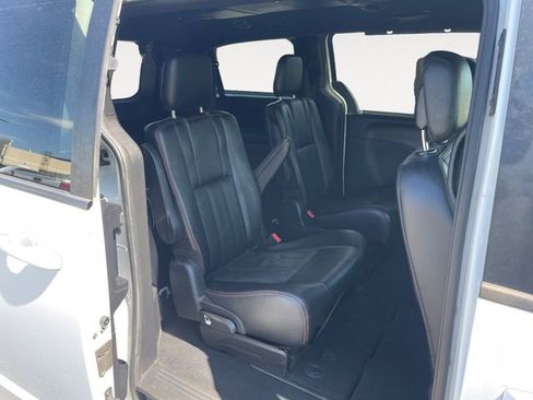 Used 2019 Dodge Grand Caravan GT FWD image 29