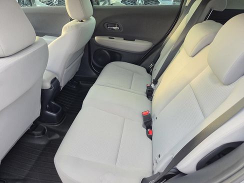Used 2019 Honda HR-V LX image 10
