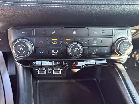 Used 2023 Dodge Durango SXT image 25