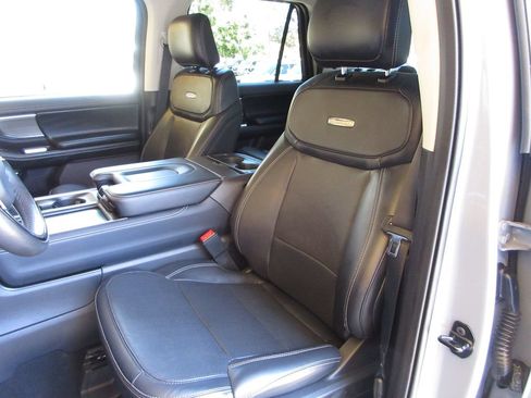 Used 2025 Ford Expedition Max Platinum w/ Driver's Package AWD/4WD image 11