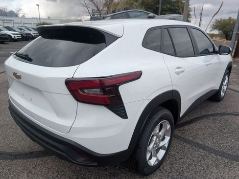 New 2026 Chevrolet Trax LS w/ LS Convenience Package image 5