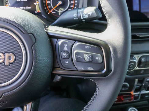 New 2026 Jeep Gladiator Sport AWD/4WD image 32