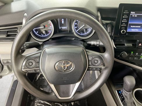 Used 2021 Toyota Camry LE FWD image 11