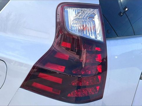 Used 2022 Lexus GX 460 image 29