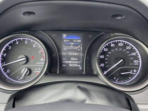 Used 2022 Toyota Camry SE FWD image 25