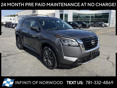 Used 2024 Nissan Pathfinder SL w/ SL Premium Package