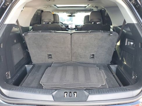 Used 2022 Ford Explorer Limited w/ Equipment Group 301A image 8