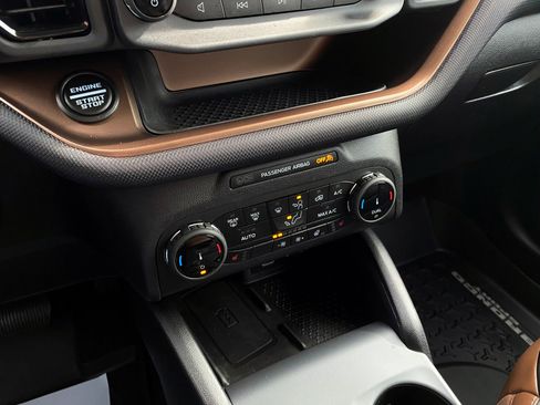 Used 2024 Ford Bronco Sport Outer Banks w/ Tech Package image 17