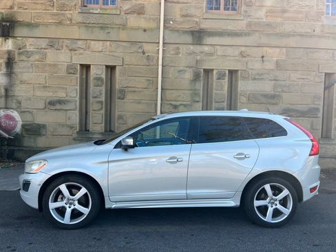 Used 2013 Volvo XC60 T6 AWD/4WD image 9
